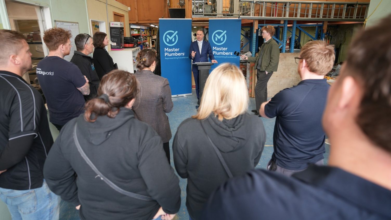Miniser Simon Watts speaks to Master Plumbers members and industry in Petone.
